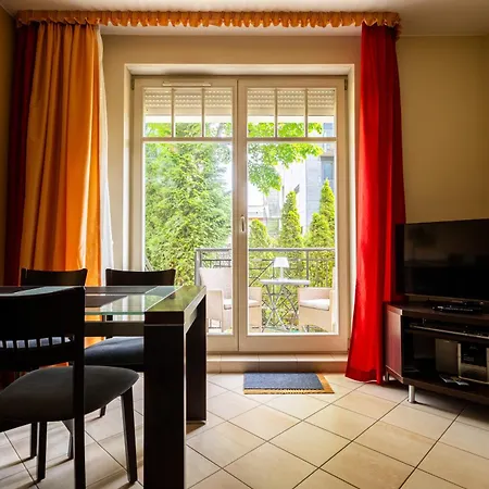 Przestrzenny Victus Z 2 Sypialniami Oraz Basenem By Renters *