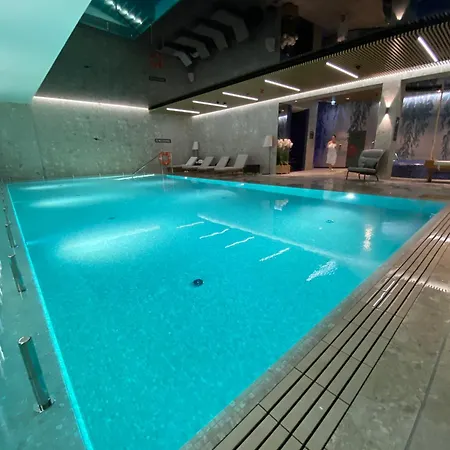 Przestrzenny Victus Z 2 Sypialniami Oraz Basenem By Renters Apartman Sopot